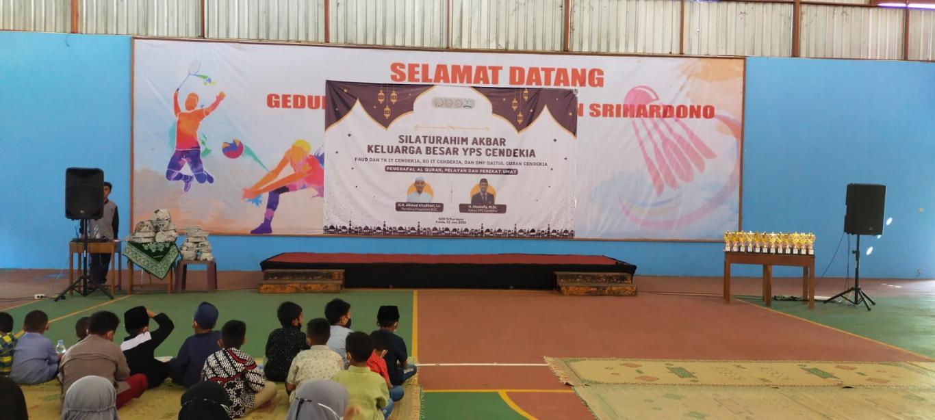 Silaturahim Akbar Keluarga Besar YPS Cendekia di Gor Kalurahan Srihardono