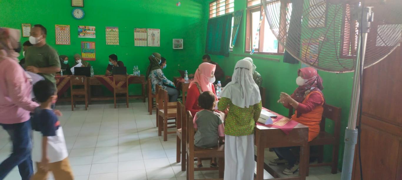 PELAKSANAAN VAKSIN DOSIS 2 DI SDN BARAN