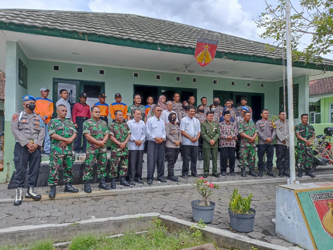 HUT TNI Ke 77 