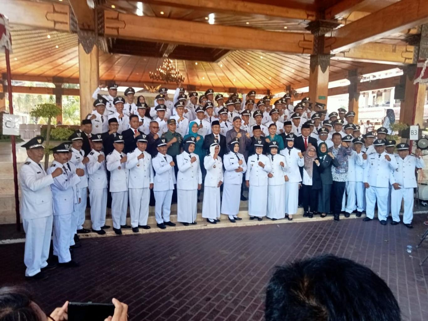 Bersama 74 Lurah di Kabupaten Bantul Lurah Srihardono Bapak Awaludin Dikukuhkan Kembali Menjadi 8 Th